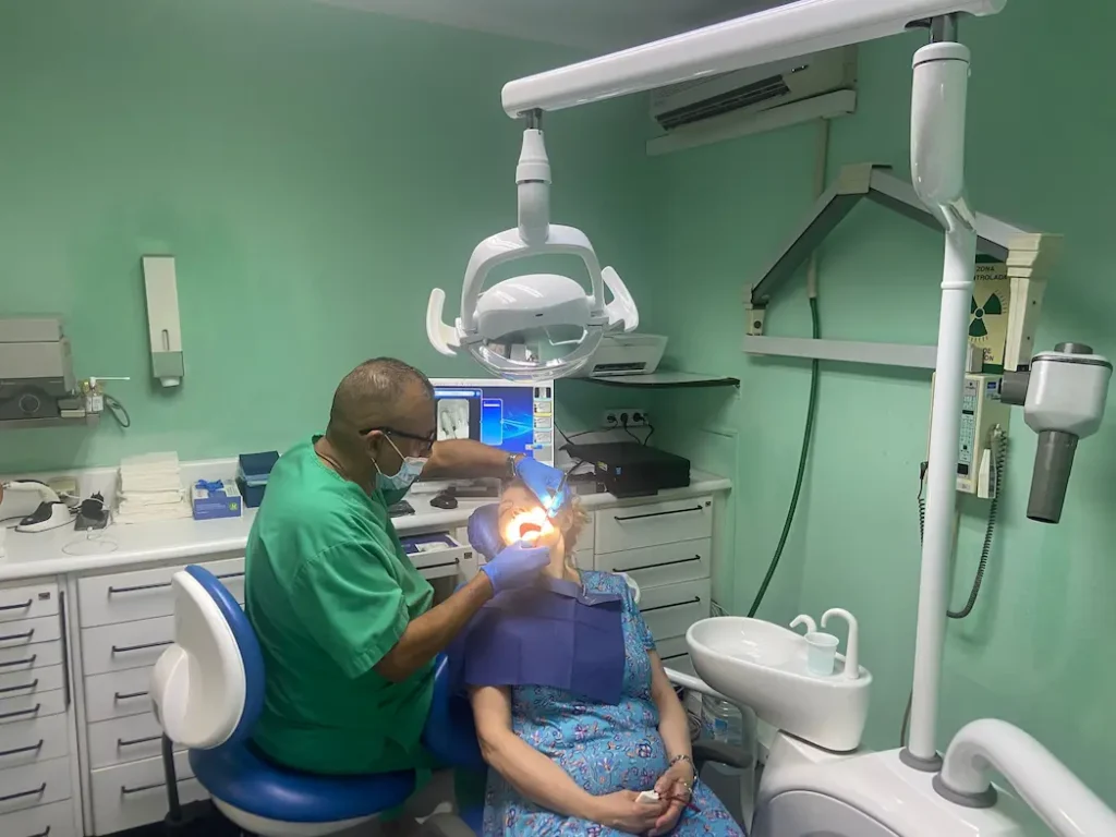 centro dental Monterrey en hospitalet de llobregat